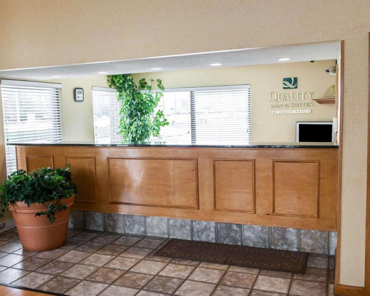 Quality Inn And Suites Indianapolis Zewnętrze zdjęcie