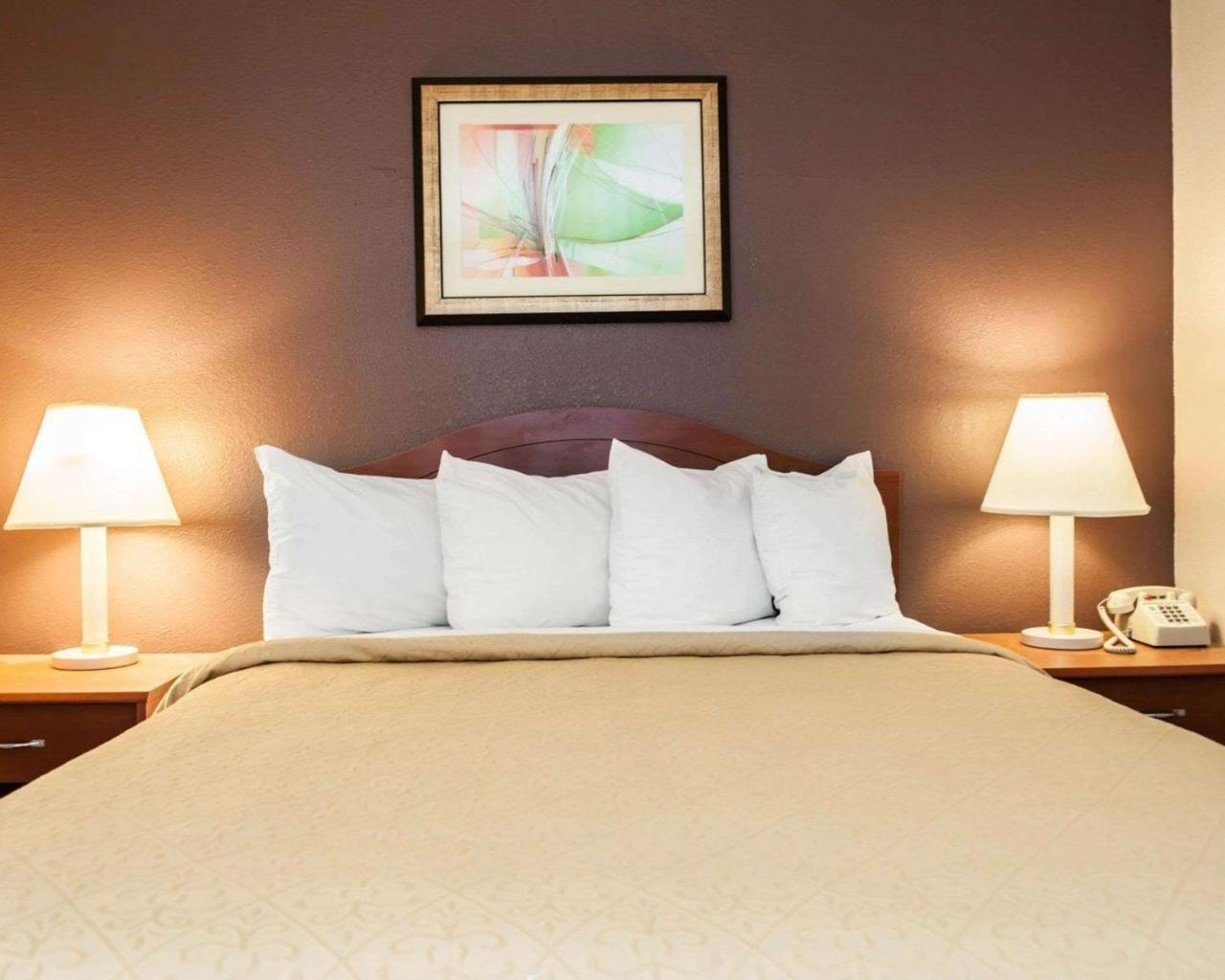Quality Inn And Suites Indianapolis Zewnętrze zdjęcie